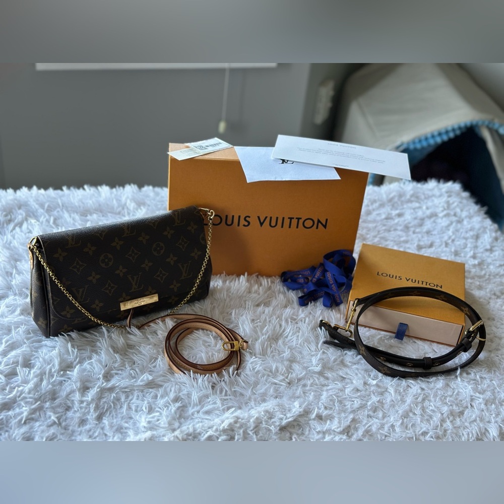Louis Vuitton Favorite MM in classic monogram and 16mm Crossbody monogram strap